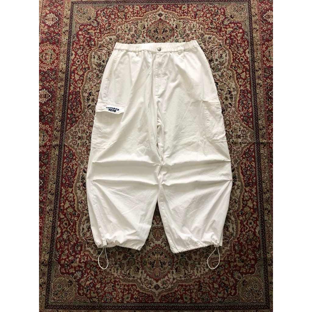 Celana Younger song wide fit cargo balloon pants HG934