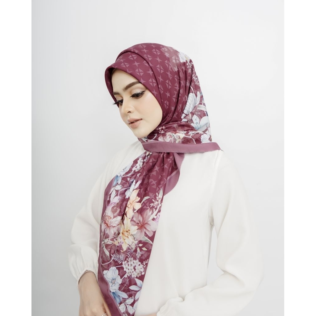 Kerudung Motif, Segi Empat Voal Premium Warna Maroon by Azzahra