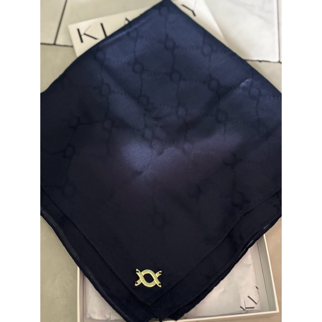 PL Monogram Chain Wearing Klamby