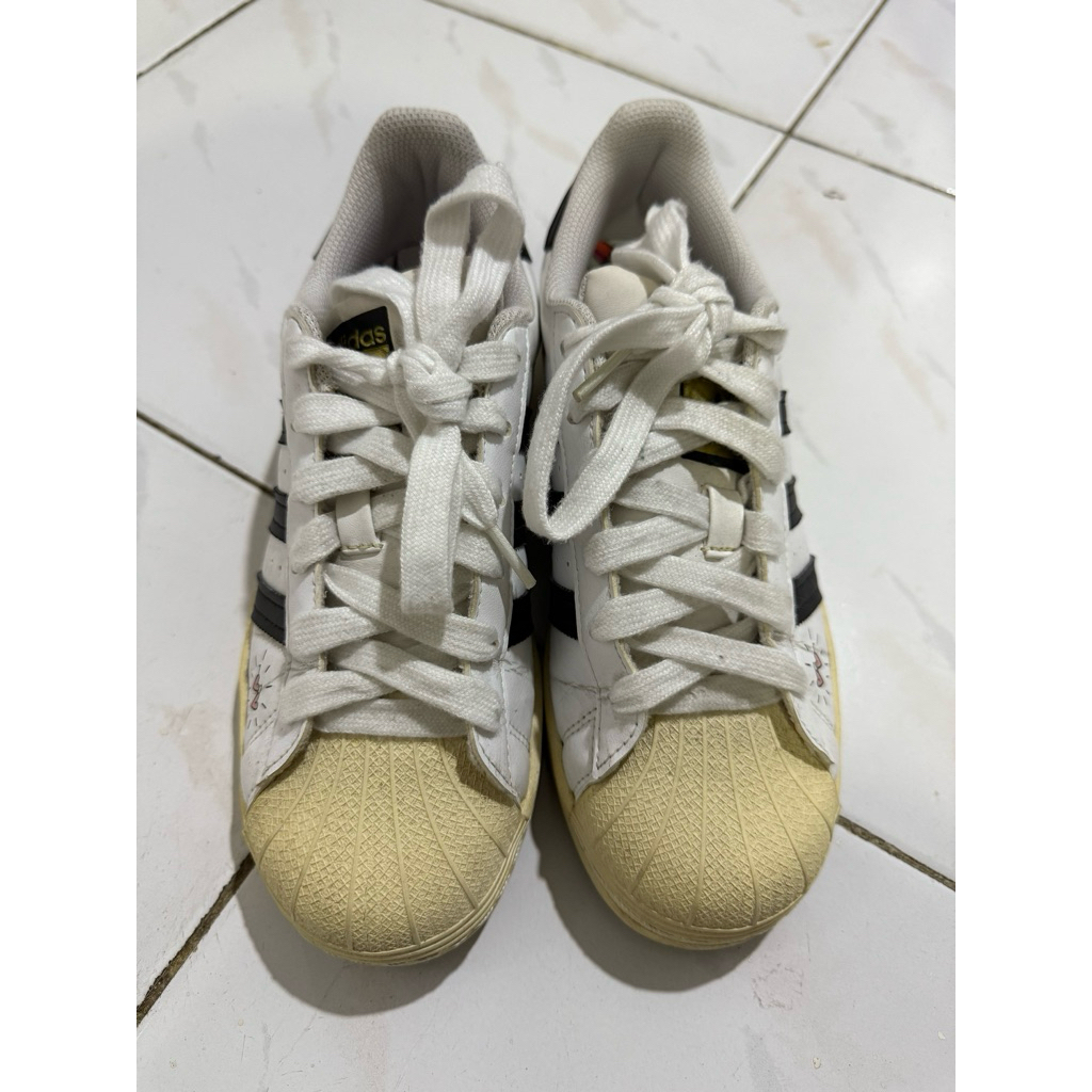 Adidas Superstar (preloved)