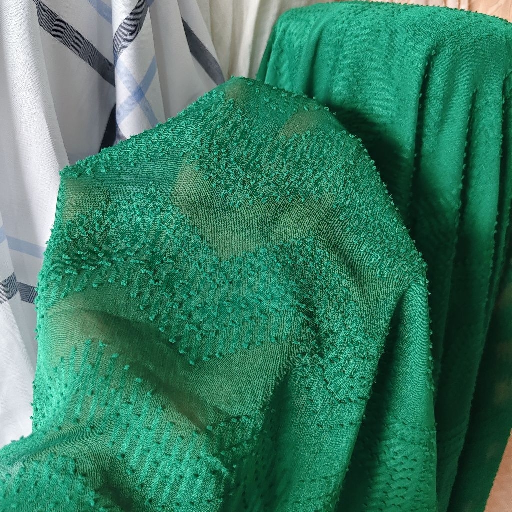 KAIN SIFON URAGIRI PREMIUM WARNA HIJAU TUA SISA GARMENT - KAIN SIFON RUBIAH POLOS - KAIN SIFON EMBOS