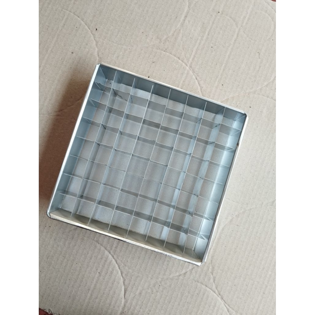 Loyang Sekat 20x20x4 Isi 100 kotak