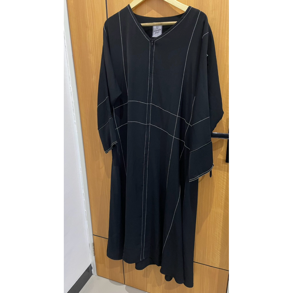 Preloved Elmadina Stitch Abaya in Miqot anti UV size XS