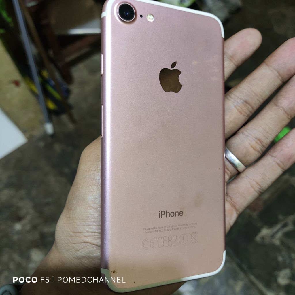 Apple Iphone 7 Rose Gold Batangan Lock Owner