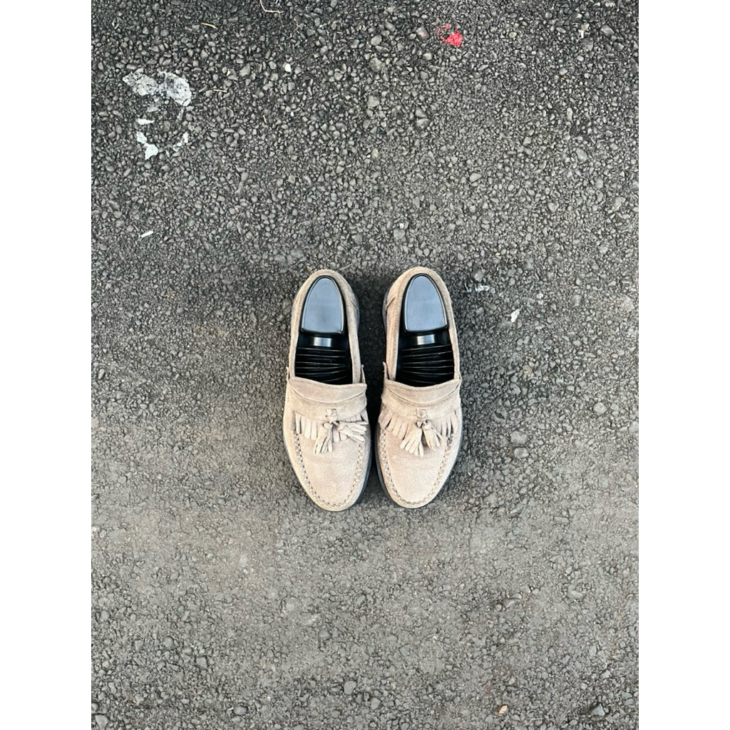 Dr. Martens Adrian Tassel