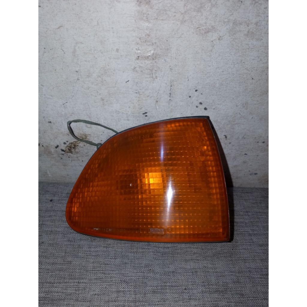 Lampu sein / lampu sen corner mobil BMW E38 Seri 7 original