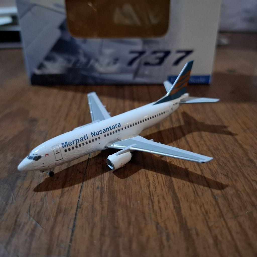 diecast pesawat Aeroclassics Boeing B737-300 Merpati Nusantara PK-MDU 1:400