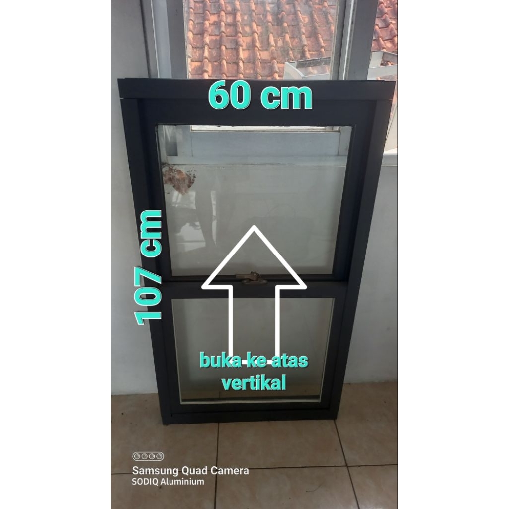 jendela sliding vertikal