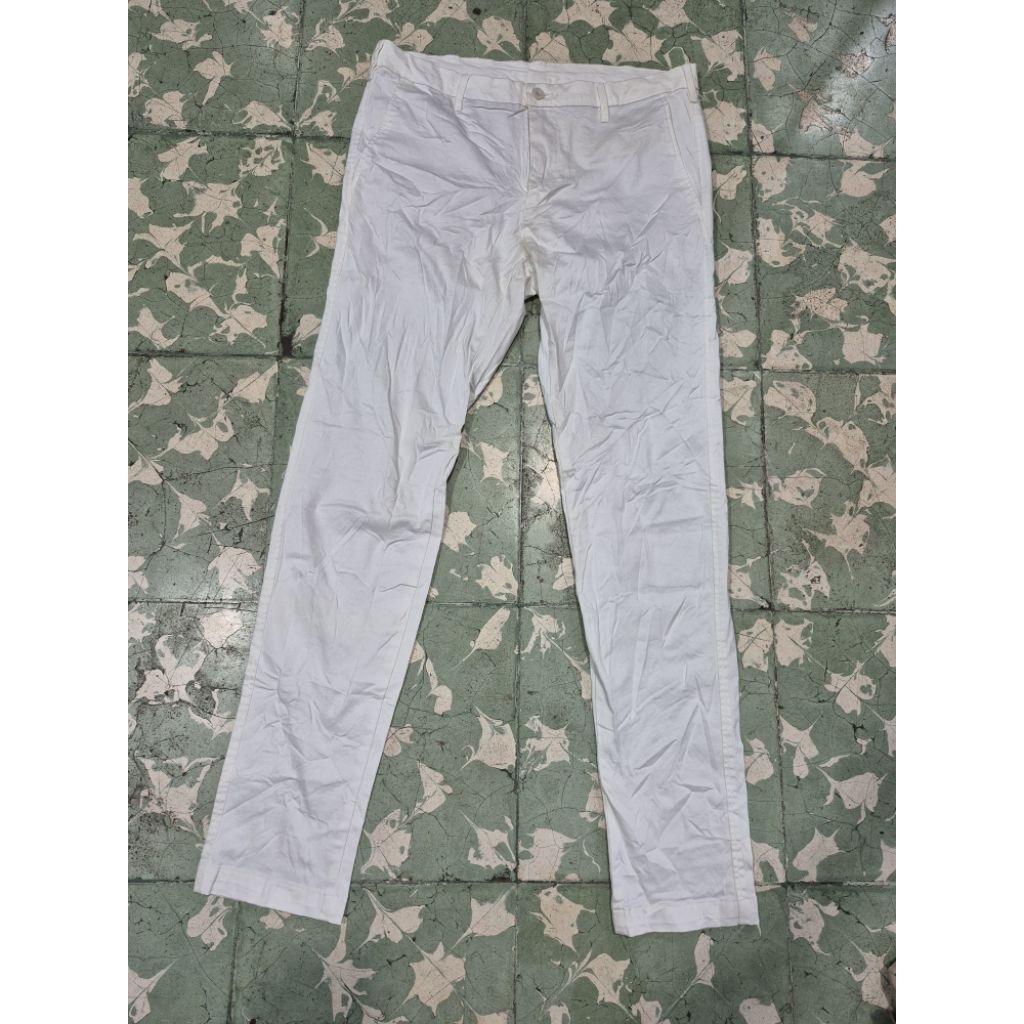 Celana Uniqlo Putih Pria(34)