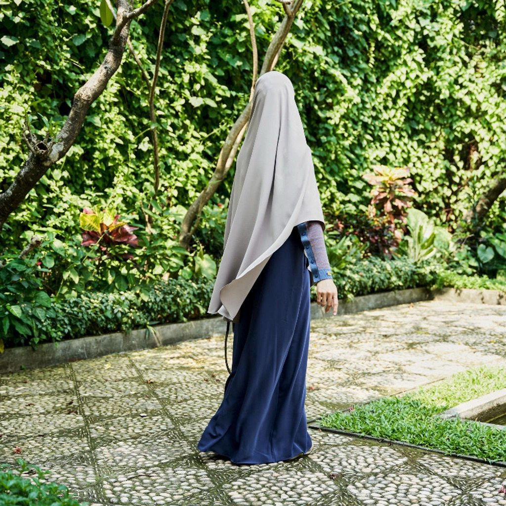 Itsar Syari - Mecca Classic Abaya  Size M Set Defect of Kufah Khimar - Denim - Medium - G1 - Denim