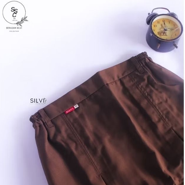 Seragam Sekolah SMP Rok Span Coklat Pramuka Belah Satu