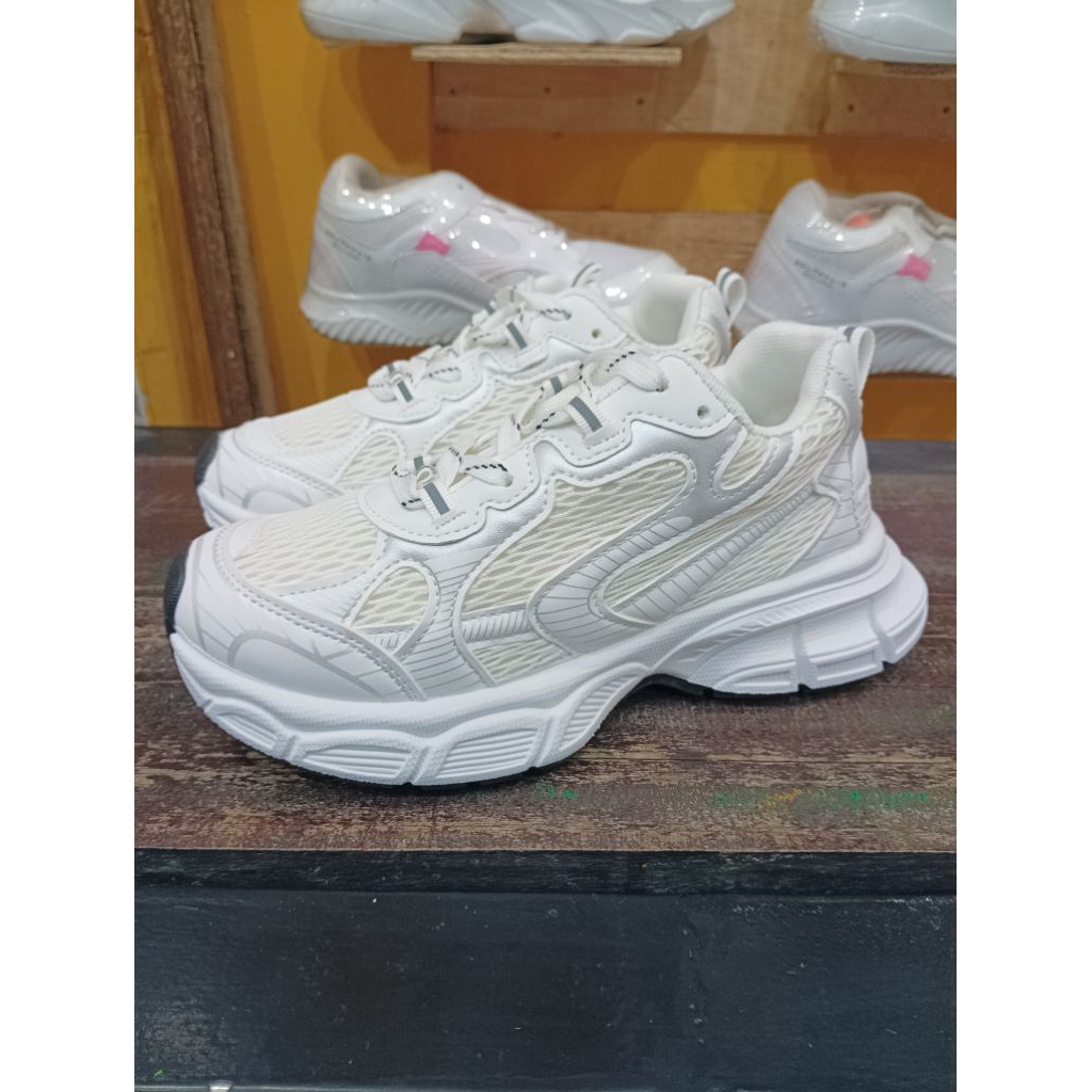 SEPATU Fashion Arvus pacogil Zoe putih