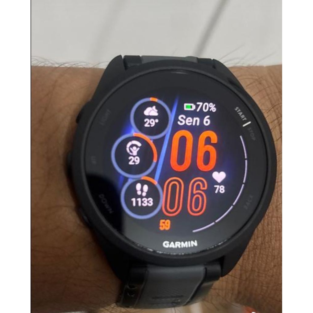 Garmin Forerunner 165 Black Jam tangan Lari GPS