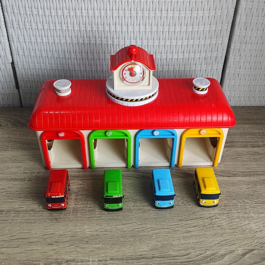 PRELOVED Garasi Tayo Elektrik Suara Nyala Mimi World Korea + Bonus Bus Tayo & Teman-Teman | Mainan E