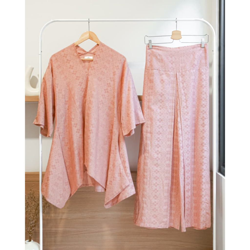 SETELAN BATIK TUNIK ONE SET TUNIK BATIK VISCOSE DOBY TUNIC PASTEL ATASAN WANITA BATIK MODERN INDONES