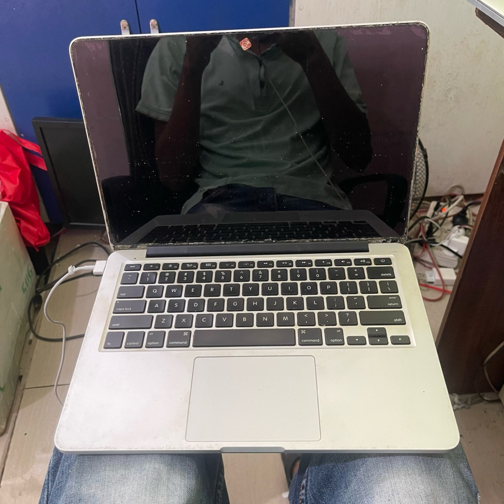 macbook pro A1502 emc 2678 matot mati total.