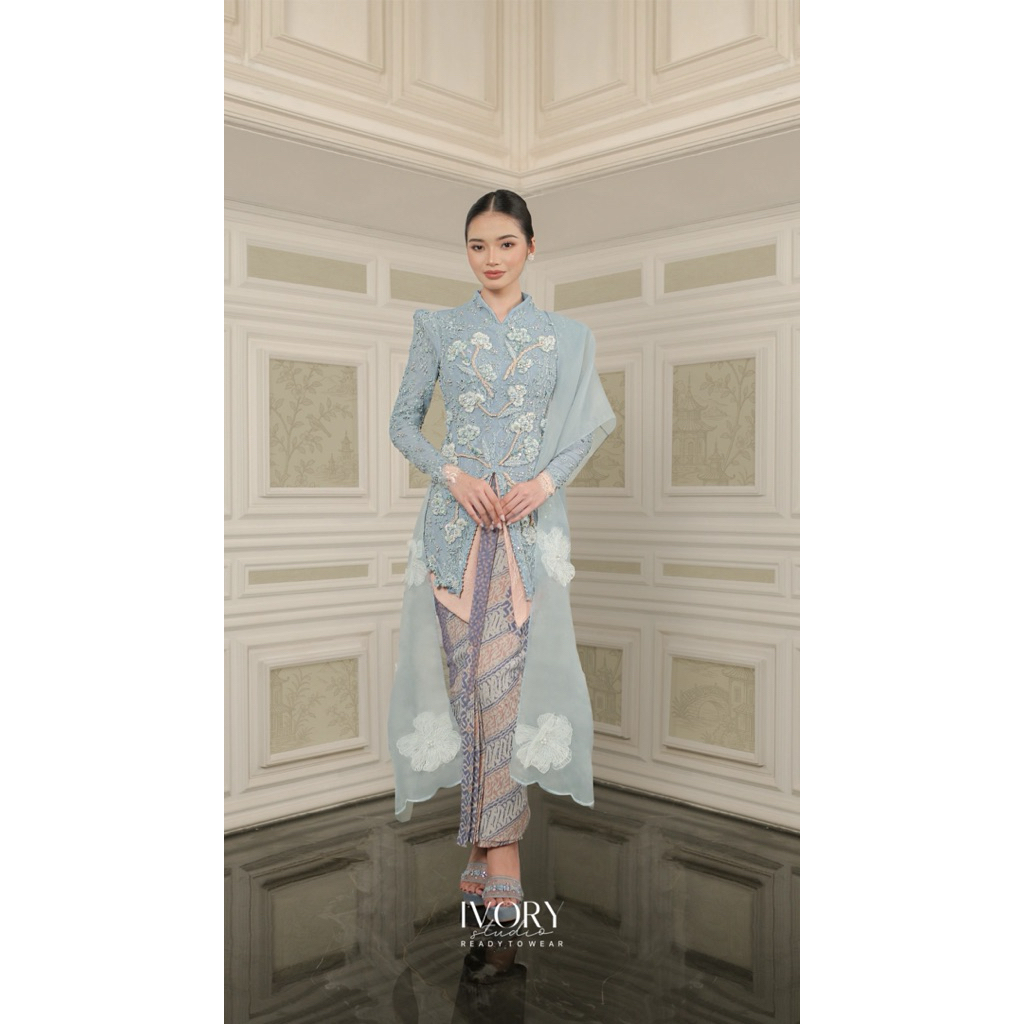 Sewa Kebaya Ivory Studio RTW - Vice Versa | Cotton Upon the Wind Kebaya in Dust Blue on Dusty Pink