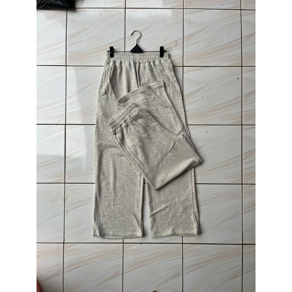 Preloved Celana Olahraga Wanita Warna Bagus Celana Lospant Gombrong