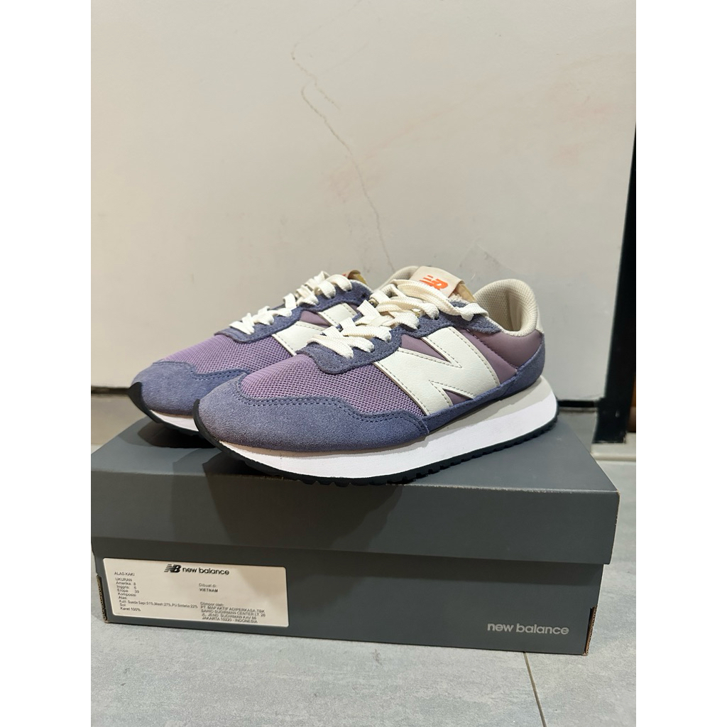 Preloved sepatu NB237 lilac
