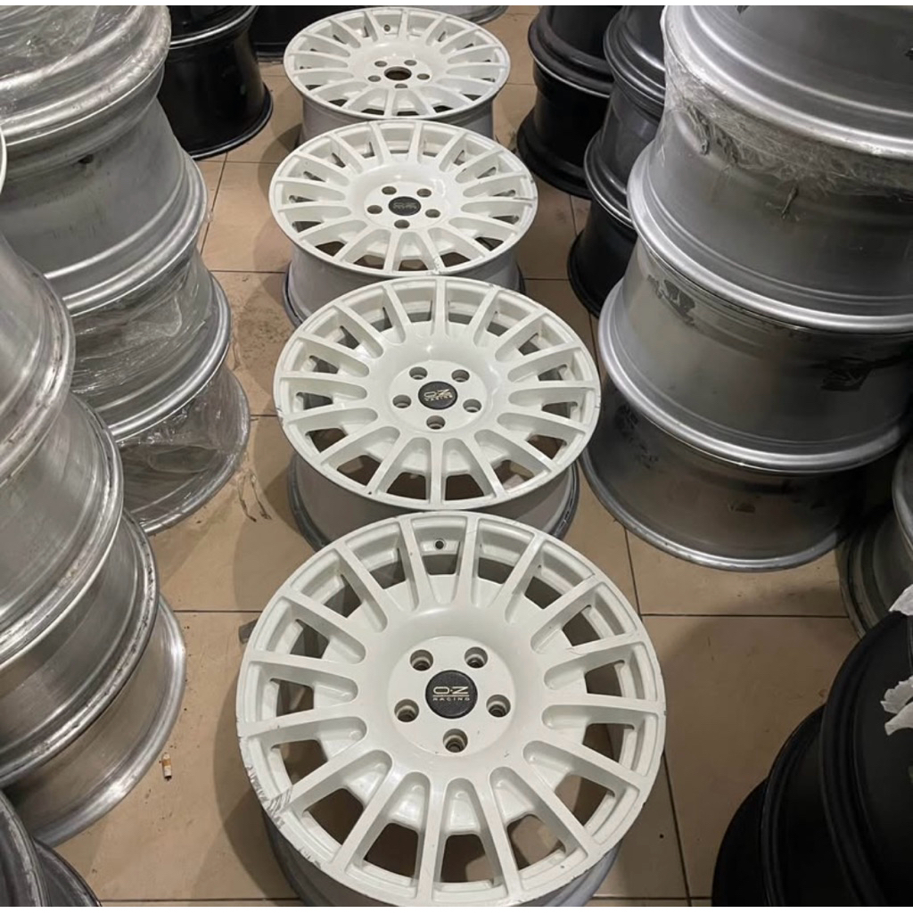 Velg OZ Racing Rally Terra R18 Supercopy . Lebar 8. Et 45. 5x114. For Innova, Xtrail