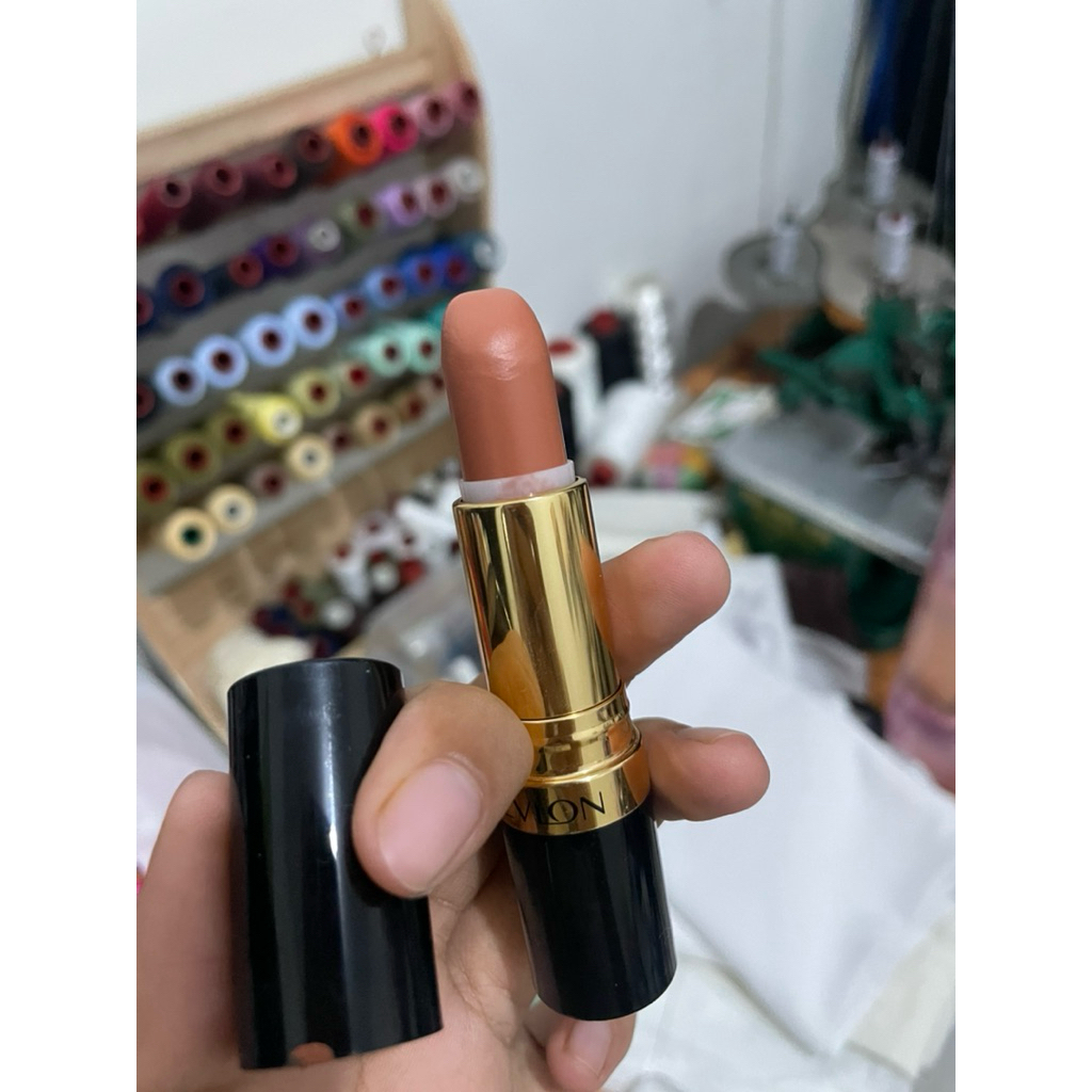 lipstik revlon shade 117/almost nude