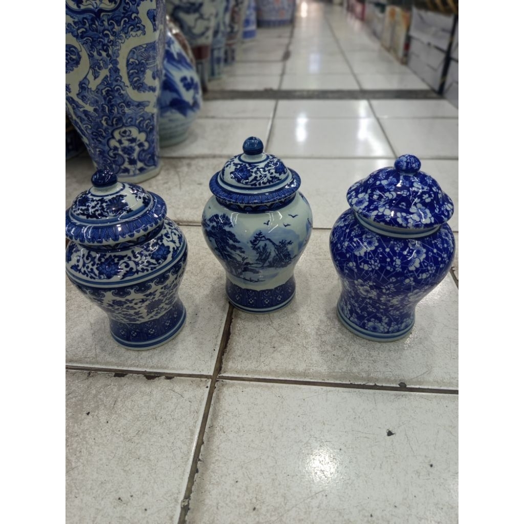 guci keramik biru putih tutup aladin uk 20 cm