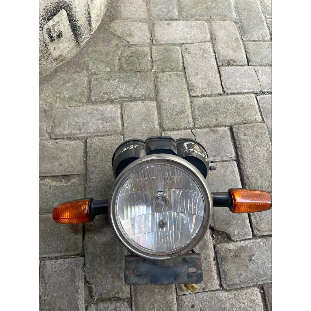 LAMPU DEPAN SET MEGAPRO PRIMUS FUL SET SPIDOMETER