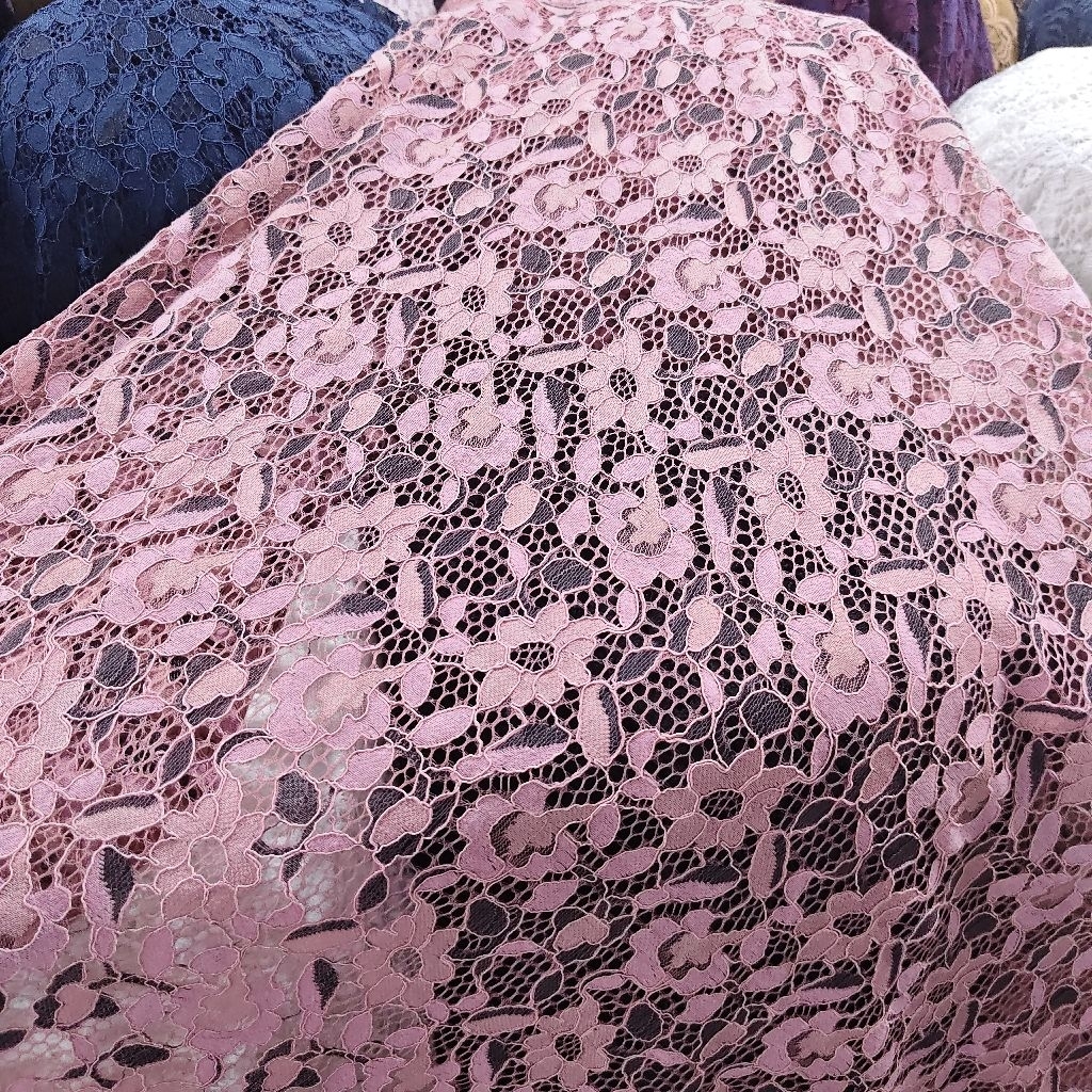 KAIN BRUKAT TULANG PREMIUM WARNA PINK SALEM - KAIN BROKAT - KAIN KEBAYA HARGA PERSETENGAH METER