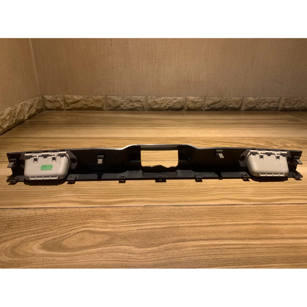 Garnis Pintu Bagasi Original Mercedes Benz W169 W245