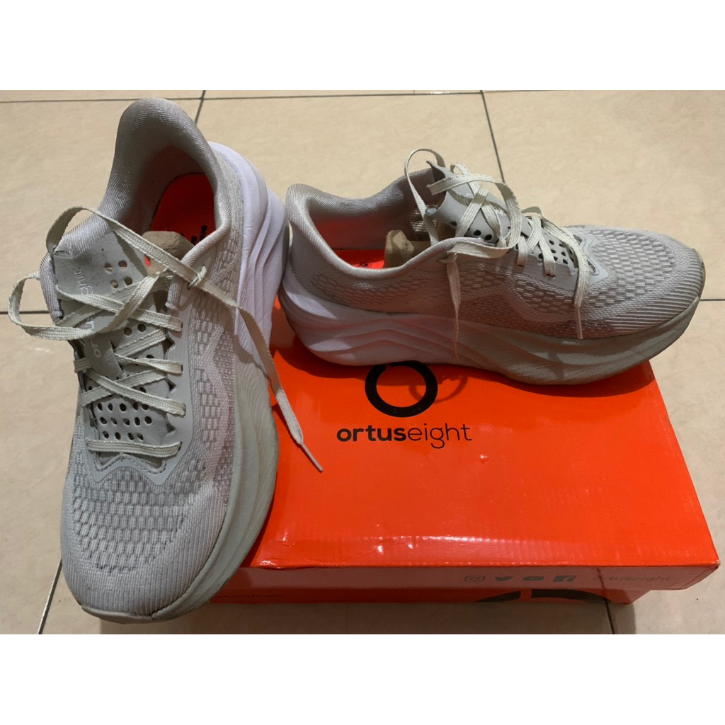 ORTUSEIGHT HYPERBLAST 2.1 SEPATU RUNNING ORIGINAL PRELOVED