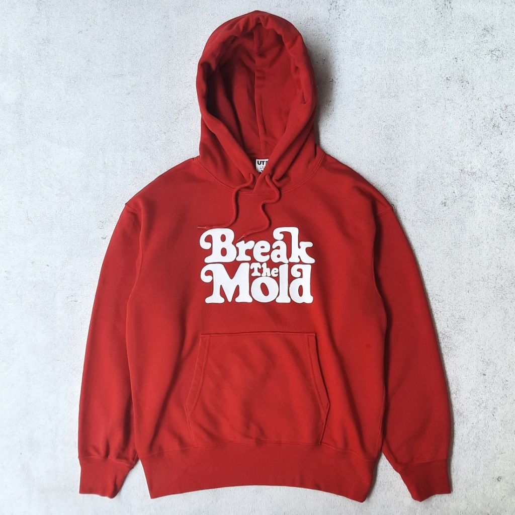 Uniqlo X VERDY Hoodie Break the Mold Size S-M