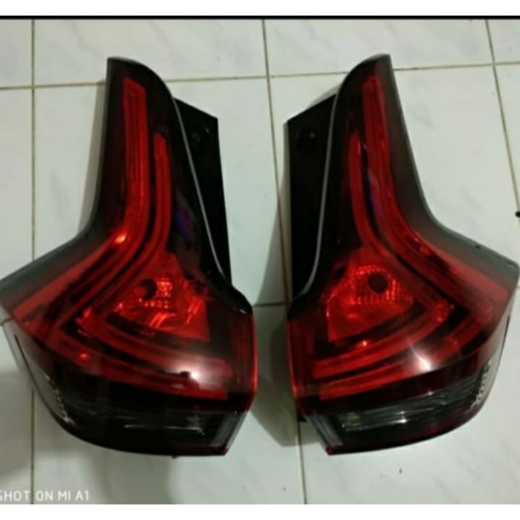 lampu belakang mobil Mitsubishi Xpander