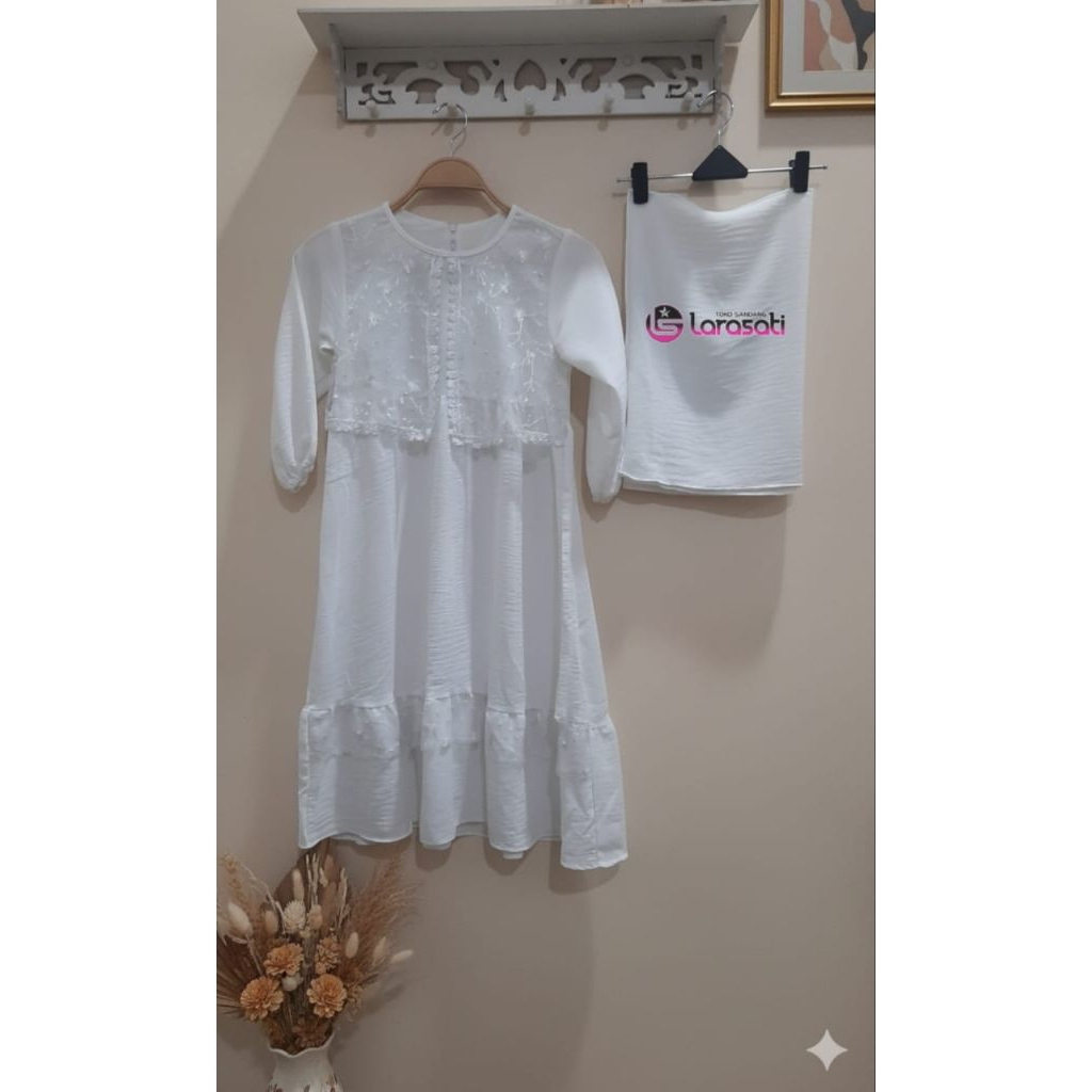 BUSANA GAMIS PUTIH ANAK CRINKLE TILE RENDA