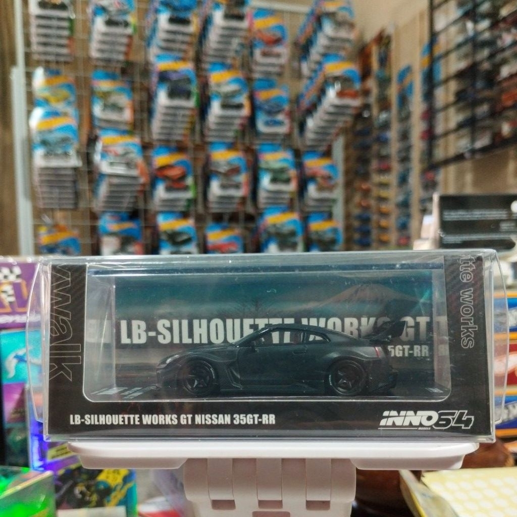 INNO64 LB-SILHOUETTE WORKS GT NISSAN 35GT-RR LBWK