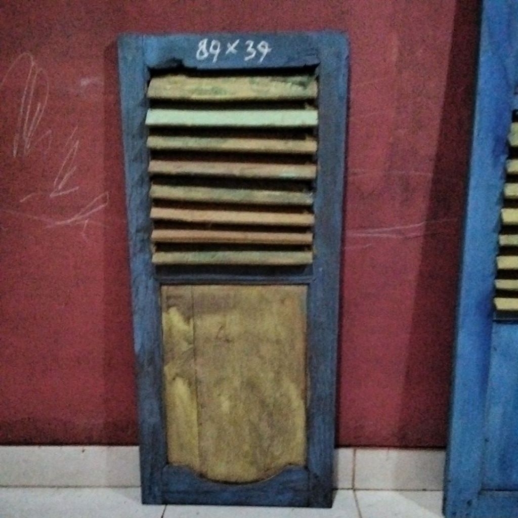 jendela jati bekas