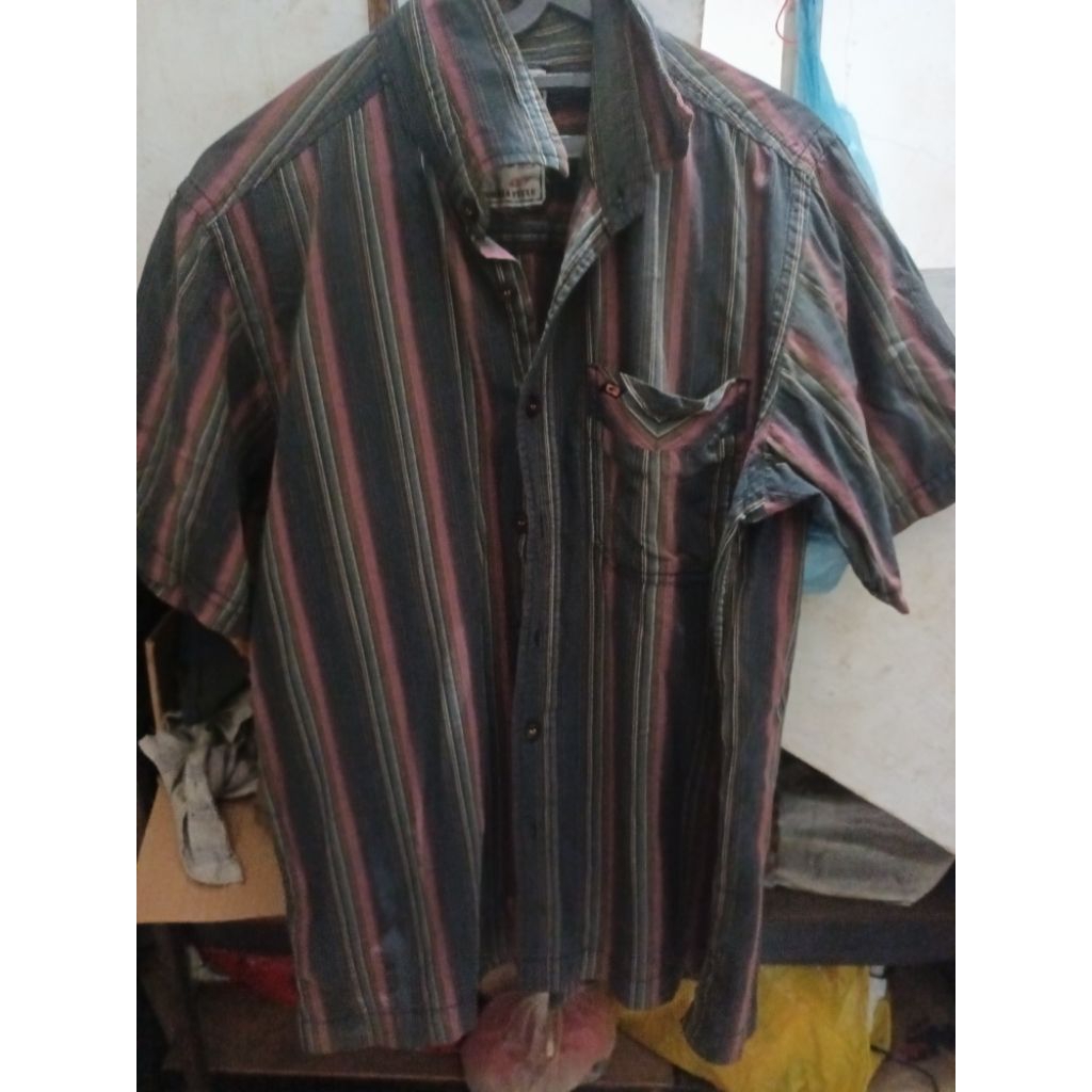 Baju Kemeja Pria Bekas Warna Merah