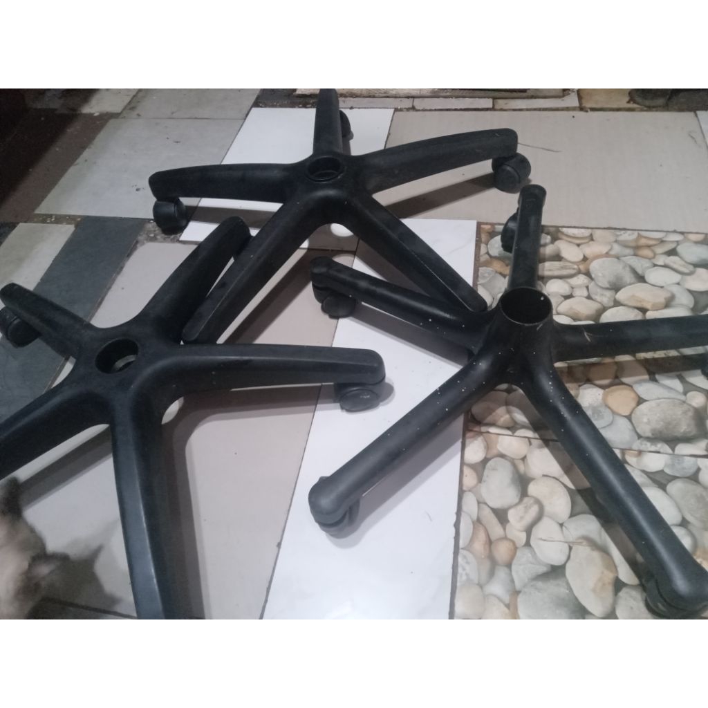 KAKI KURSI KANTOR PRELOVED