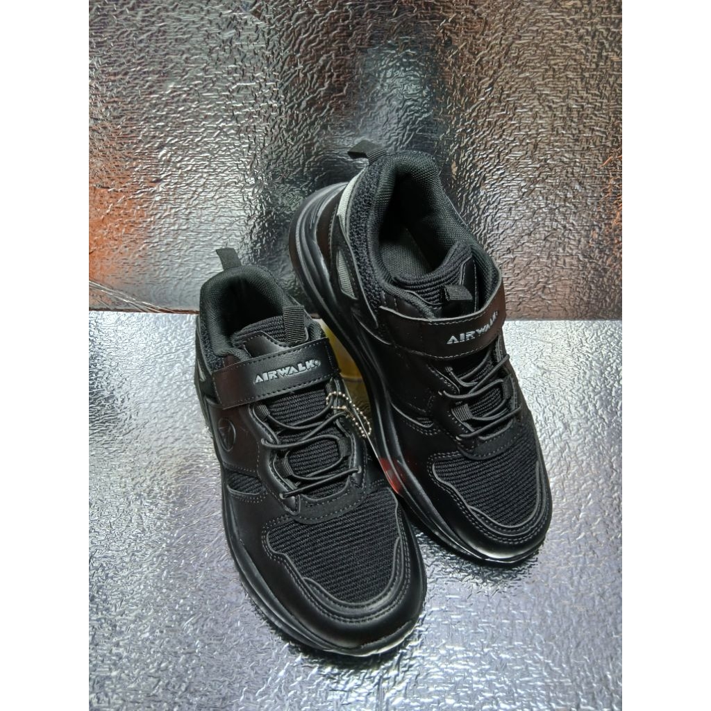 Sepatu Full Black Airwalk Anak EDU JR size 30 - 35
