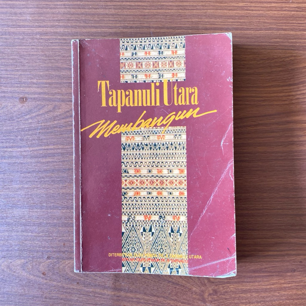 BUKU TAPANULI UTARA MEMBANGUN - 1991
