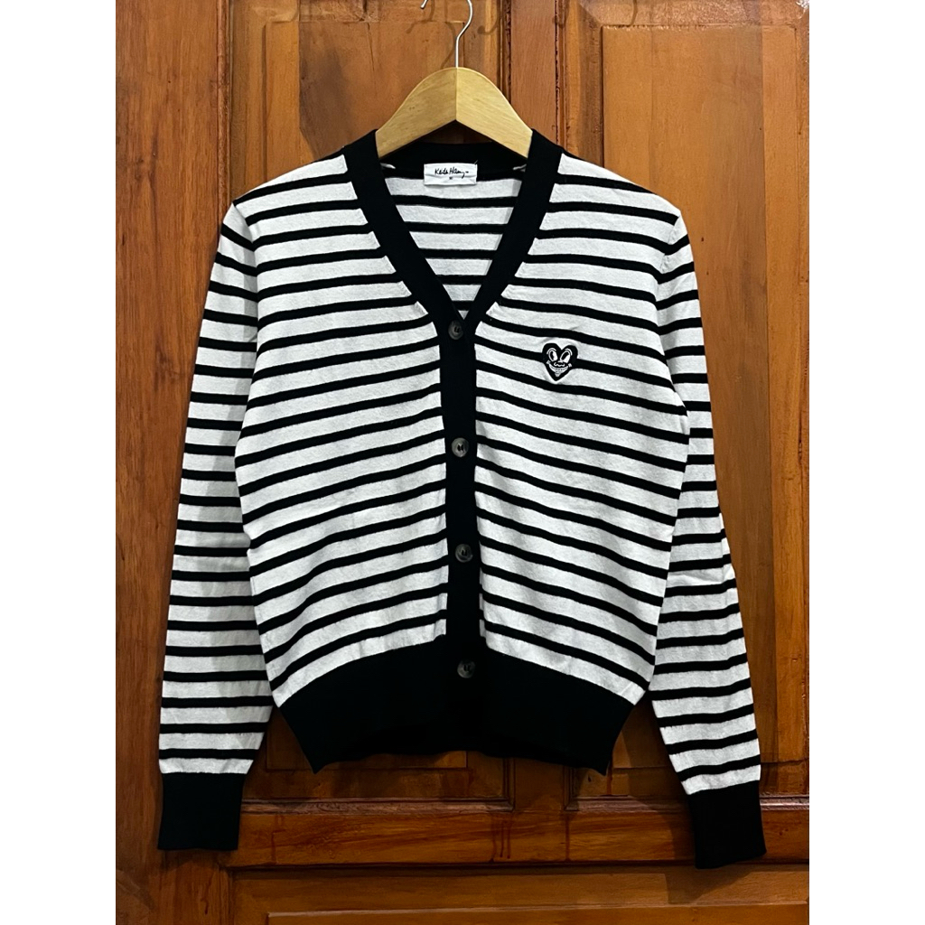 Preloved Keith Haring-Cardigan vneck salur hitam putih