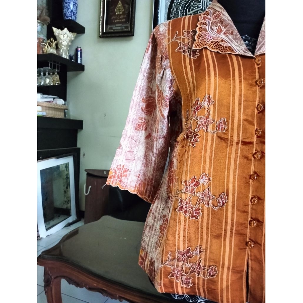 Stelan Rok Batik Serat Nanas Bordir dan Payet ( PRELOVED)