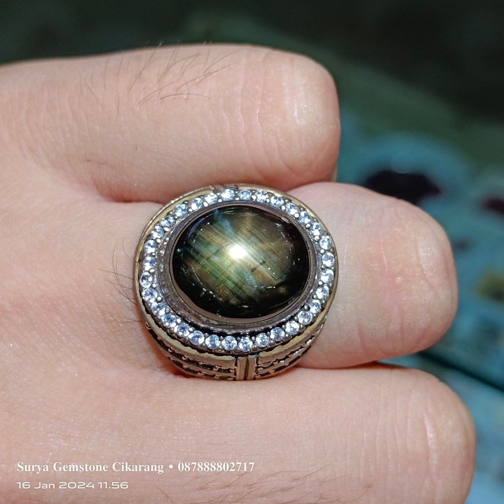 Batu black star sapphire Thailand