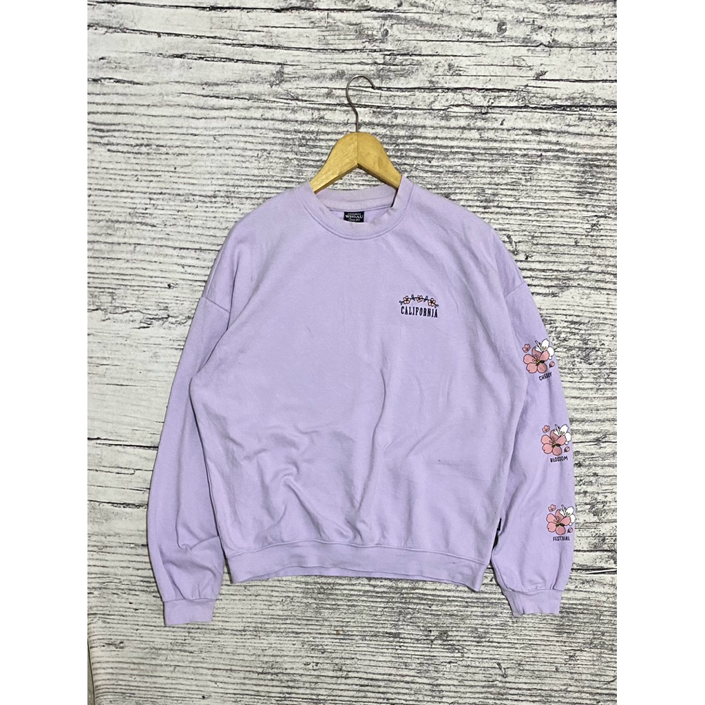 Crewneck cn sweatshirt sweter sweater lilac ungu gemoy oversize boxy boxi Who Au California motif bu