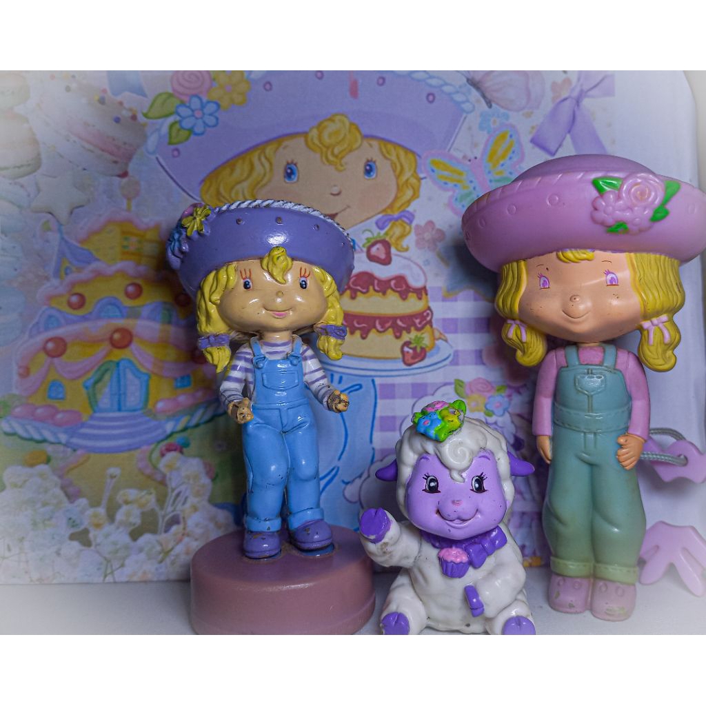 Strawberry shortcake figure
