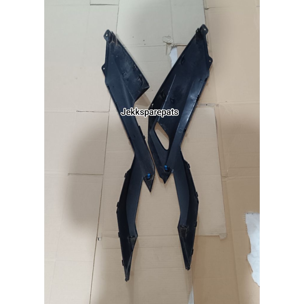 Cover Samping Bawah Vario 150 New Original Copotan