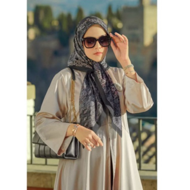 PRELOVED / PL BS BUTTONSCARVES