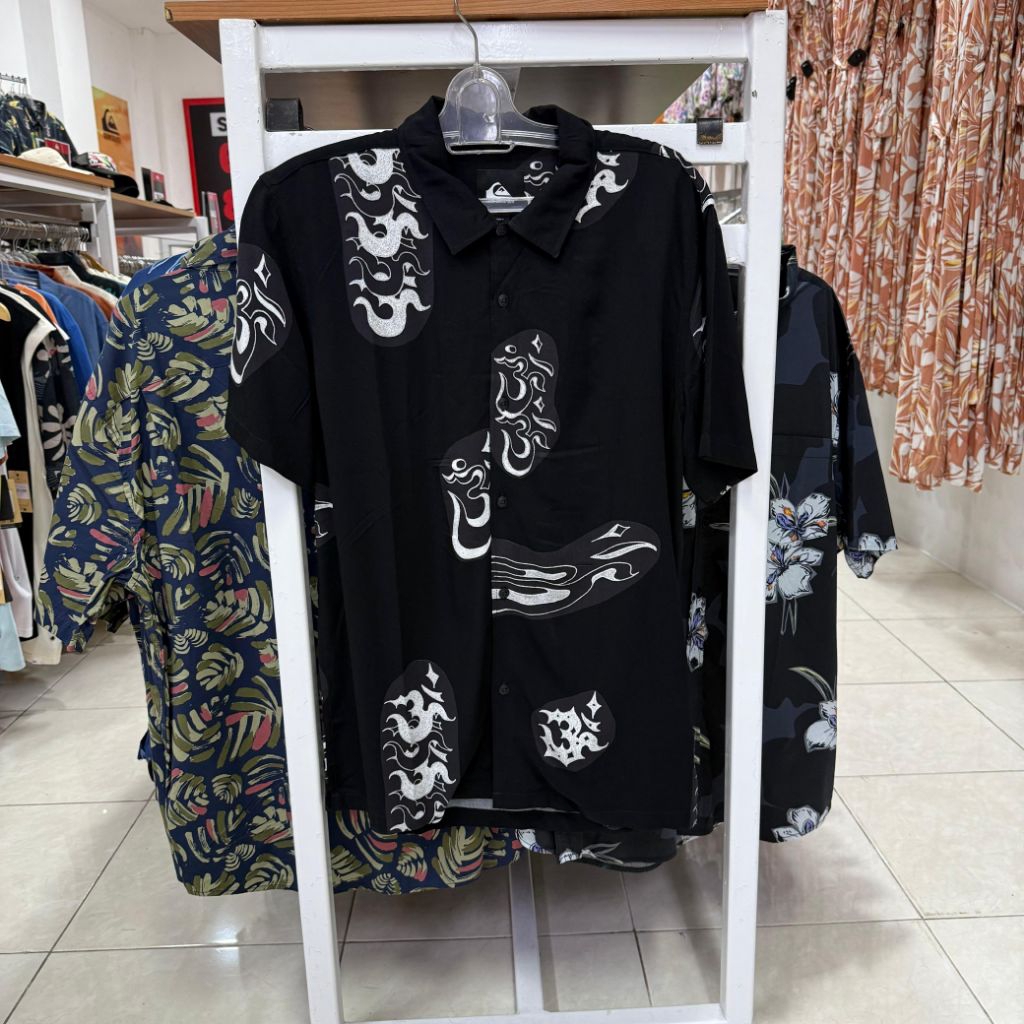 Kemeja Quiksilver Spesial Price Motif Abstrak Hitam Putih Original