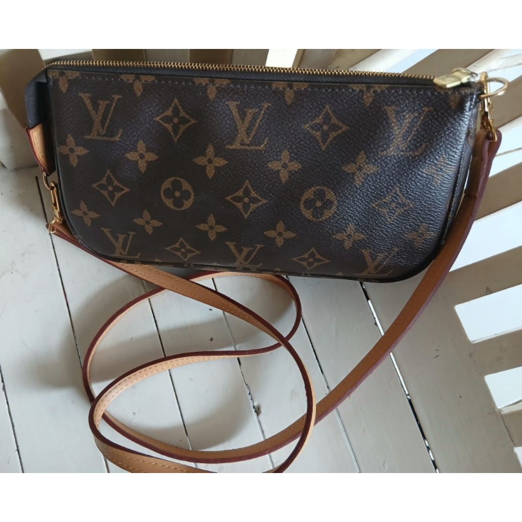 LV Pochette Monogram 2021 Preloved