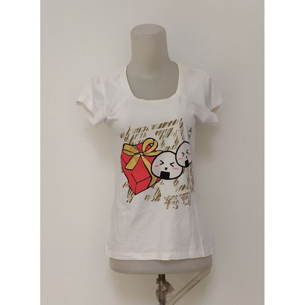 Kaos T-shirt wanita putih(Preloved)