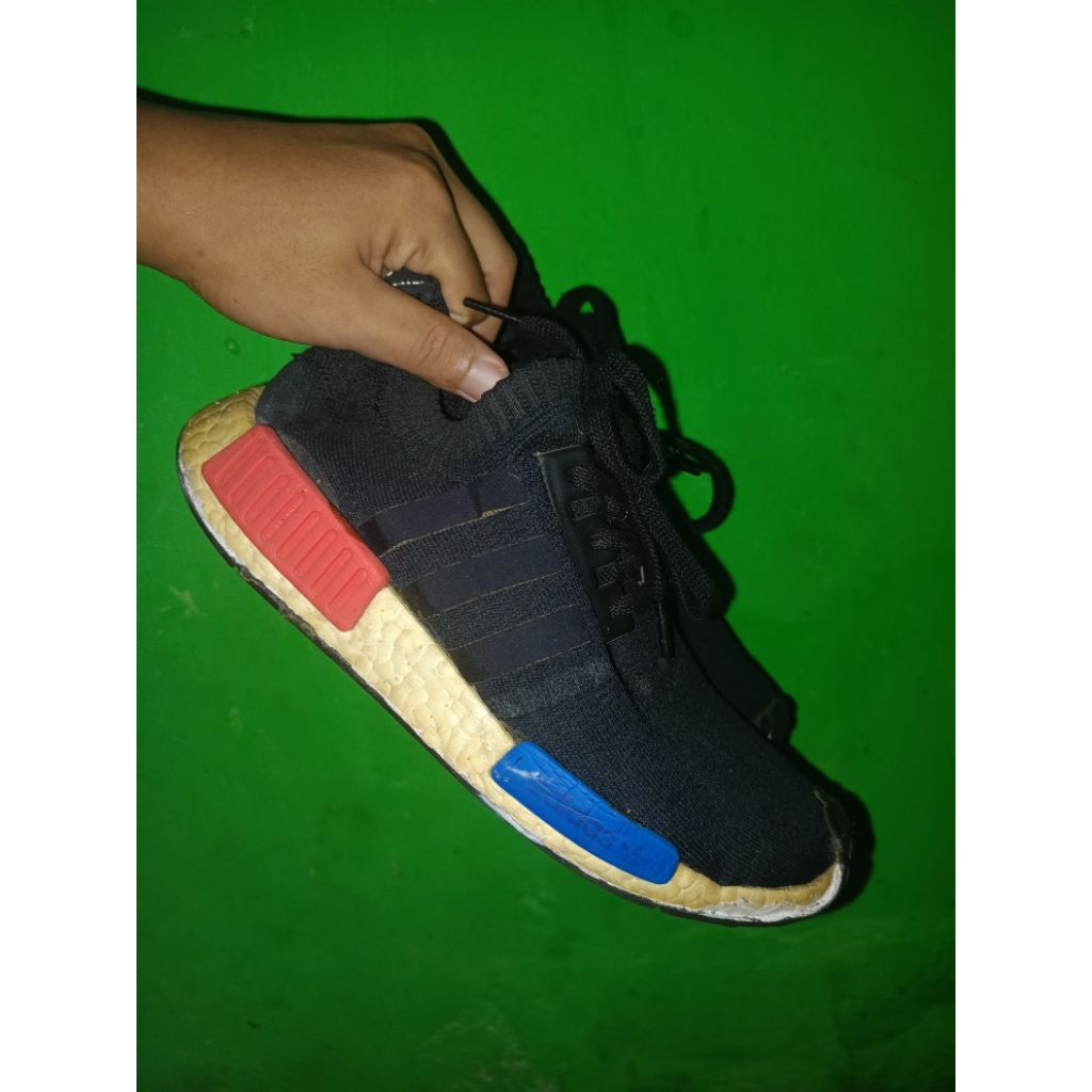 sepatu Adidas Nmd_r1 preloved second bekas pemakaian extrem